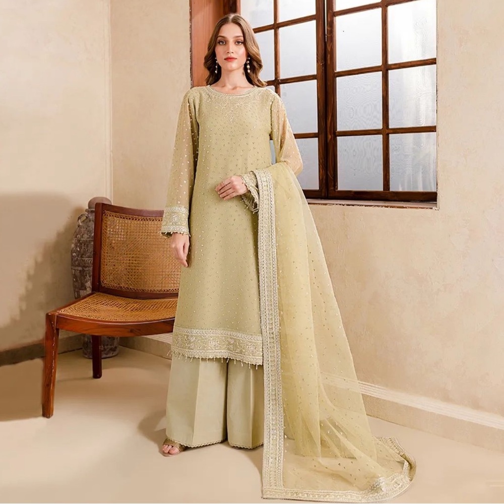 Pakistani Brand Shopfarasha outfit